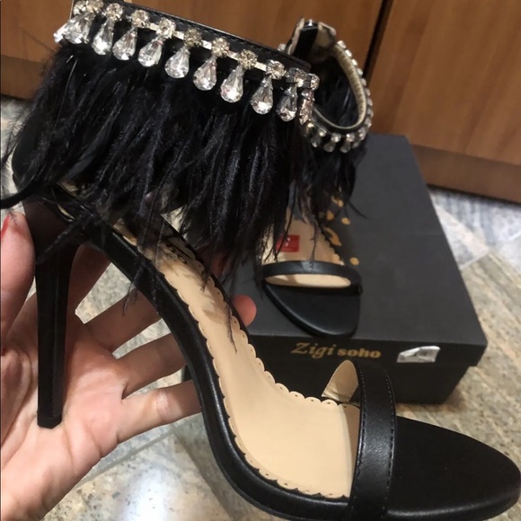ZIGI SoHo Women “BRYNLEA” black feather & rhinestone detailed heels size 7 NIB! - Picture 6 of 12